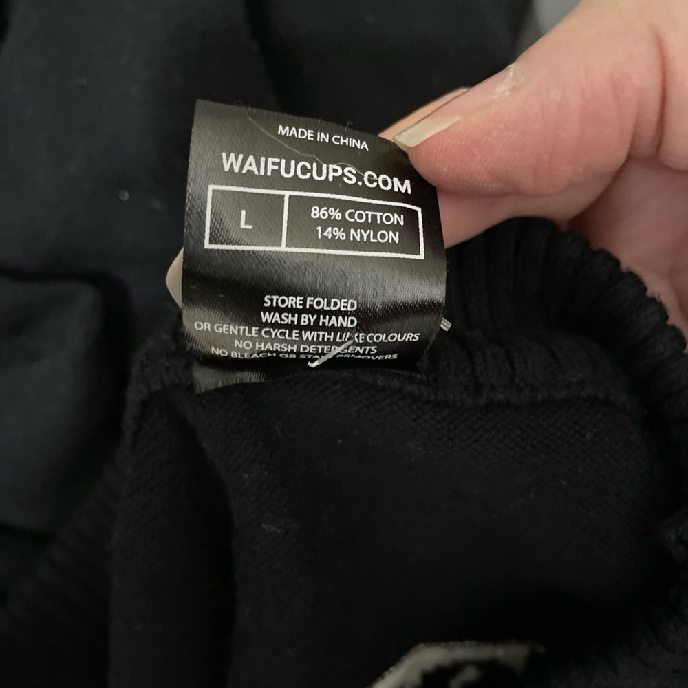 GamerSupps Waifu Cups sweater - Picture 4 of 4